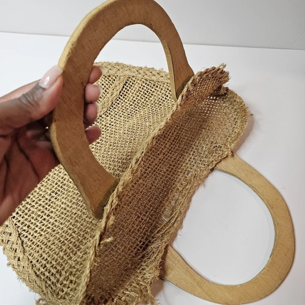 Beautiful Lightweight Jute Tote Bag With Wooden Handles
